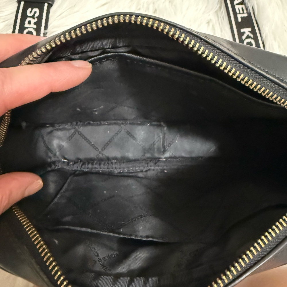 Michael  Kors Patent Black Crossbody Bag - Picture 5 of 5